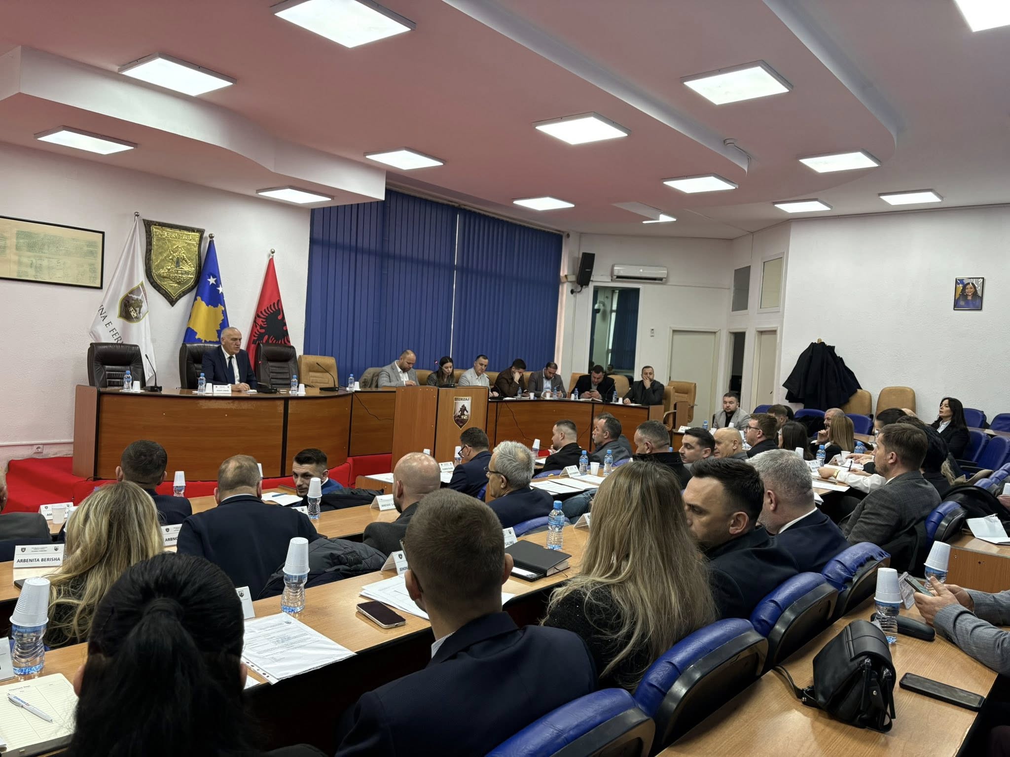 Kuvendi i Komunës së Ferizajt mbajti mbledhjen e parë me legjislaturën e re