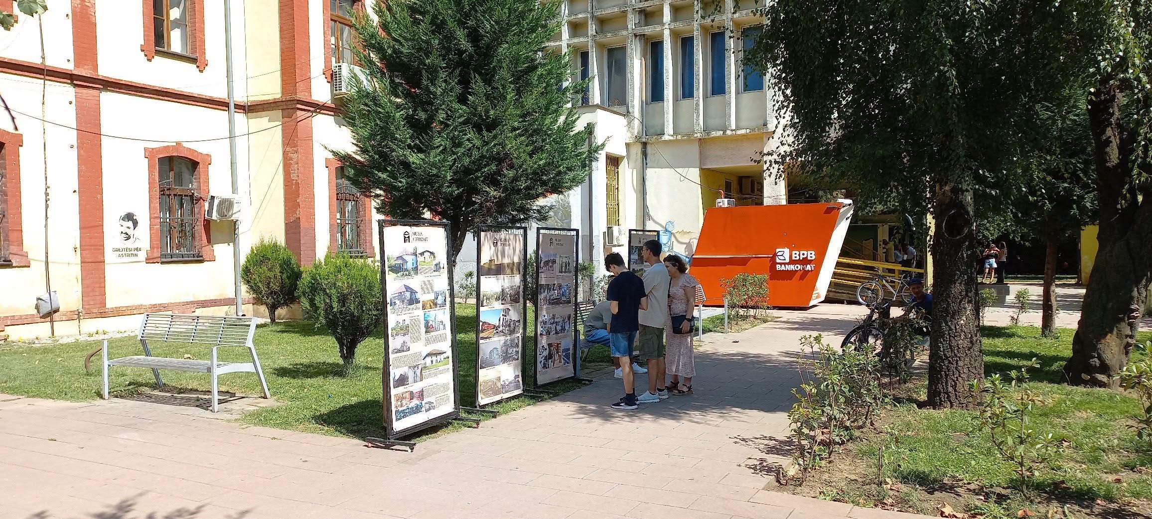 Hapet ekspozita fotografike për Trashëgiminë Kulturore dhe historinë e Ferizajt në kuadër të  Ditëve të Mërgatës 