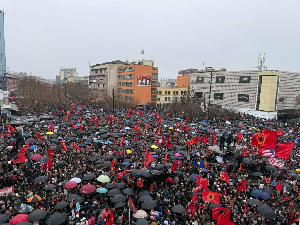 Mijëra zëra në Prishtinë  drejtësi apo gjykim politik ndaj çlirimtarëve  