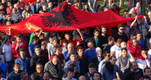 Shqiptarët në Maqedoni po kërkojnë të drejtat e tyre të mohuara në vitin 2001