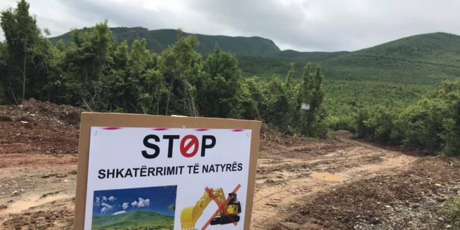 Banorët e fshatit Kusar si dhe fshatrave për rreth protestojnë sot kundër gurthyesit në Bjeshkët e Pashtrikut