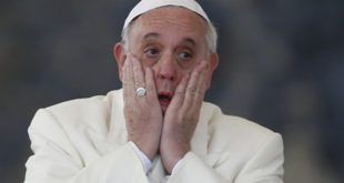 Papa Françesku i ka quajtur monstruoze abuzimet seksuale të fëmijëve nga ana e klerikëve katolikë
