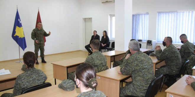 Në Kazermën “Adem Jashari” certifikohen disa ushtarë të FSK-së në fushën e medias dhe komunikimit