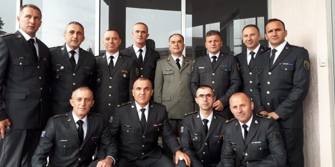 Oficerët e FSK-së përfundojnë Kursin e Lartë të Oficerit të Komandës dhe Shtabit të Përgjithshëm në Republikën e Shqipërisë