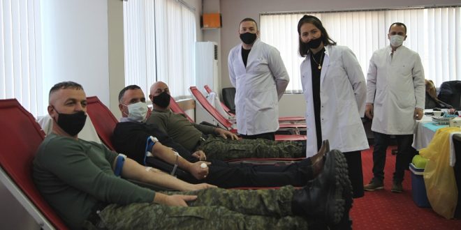 Filloi aksioni vullnetar i dhurimit të gjakut në Ministrinë e Mbrojtjes dhe në FSK