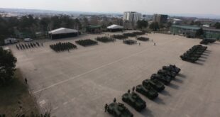 Me ceremoninë ushtarake në Kazermën, “Adem Jashari”, filloi Manifestimi Gjithëpopullor Tradicional në shënimin e 24 vjetorit të Epopesë së UÇK-së