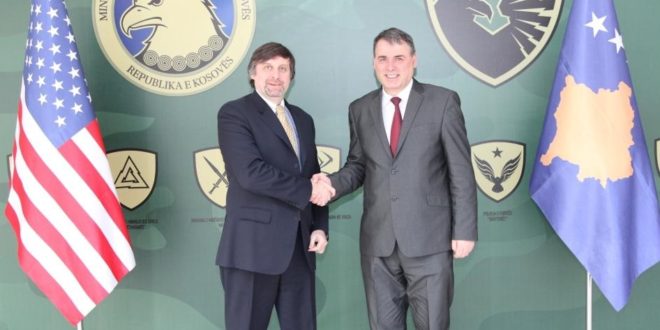 Matthew Palmer: Amerika mbështet transformimin e FSK-së në Forca të Armatosura të Kosovës