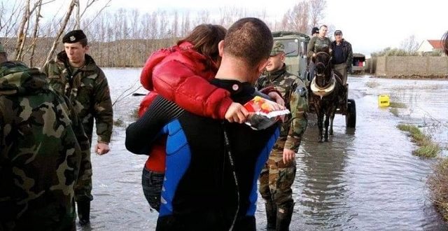 10 vjet nga intervenimi i parë i FSK-së, në prefekturat e Shkodrës dhe Lezhës pas përmbytjeve nga ujërat