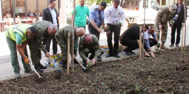 FSK-ja me personel dhe pajisje xheniere mbështeti aksionin vullnetar "Ta pastrojmë Kosovën"