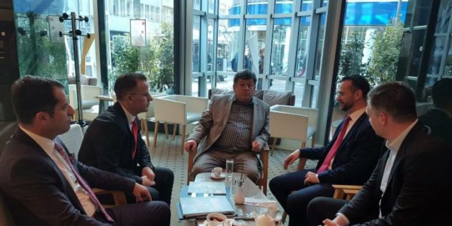 Zëvendës-ministri i Tregtisë dhe Industrisë, Faton Thaçi, po qëndron në një vizitë zyrtare në Zagreb