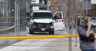 Kamioni përplaset mbi kalimtarët në veri të Torontos duke vrarë 10 kalimtarë e duke plagosur 15 të tjerë