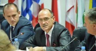 Me kërkesë të koalicionit qeverises AKR lirohet nga detyra ministri i Punëve të Brendshme, Bejtush Gashi