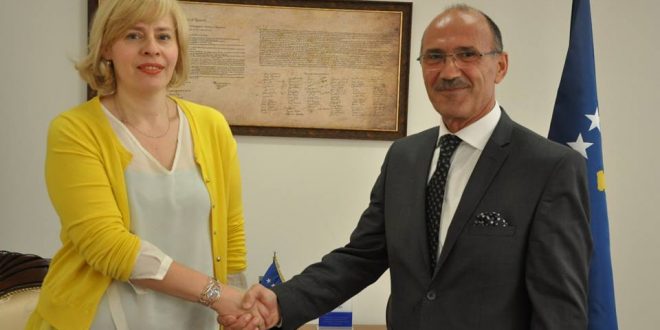 Ministri i Brendshëm, Bejtush Gashi priti në takim njoftues ambasadoren e Kroacisë në Kosovë, Maria Kapetanovic