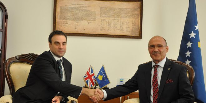 Ministri i Brendshëm, Bejtush Gashi priti në takim ambasadorin britanez në Kosovë, Ruairi O’Connell