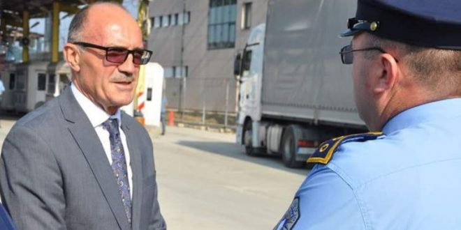 Ministri Gashi: Policia do të aplikojë masa lehtësuese në pikat kufitare për kalimin e bashkatdhetarëve