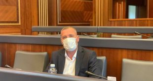 Deputeti i PDK-së, Gazmend Bytyçi, e ka quajtur frikacak deputetin e Lëvizjes Vetëvendosje, Rexhep Selimi