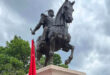 Sot është përuruar shtatorja e heroit kombëtar, Gjergj Kastrioti – Skënderbeu, në Gjakovë