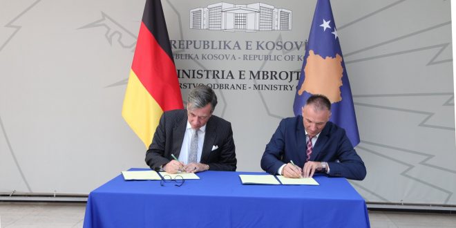 Gjermania ndan një grant prej 500 mijë euro për Forcën e Sigurisë së Kosovës për blerjen e pajisjeve mjekësore