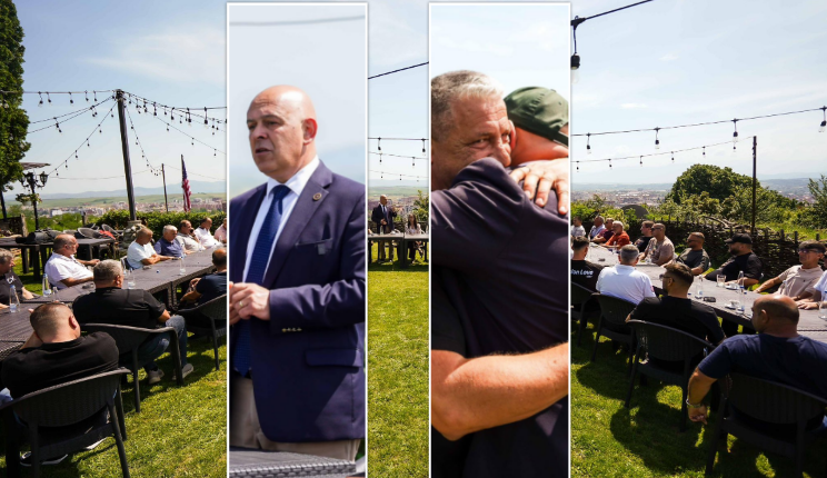 Ardian Gjini para veteranëve në Gjakovë  Për lirinë dhamë gjak e lot  tani Kosovës i duhet punë dhe zhvillim