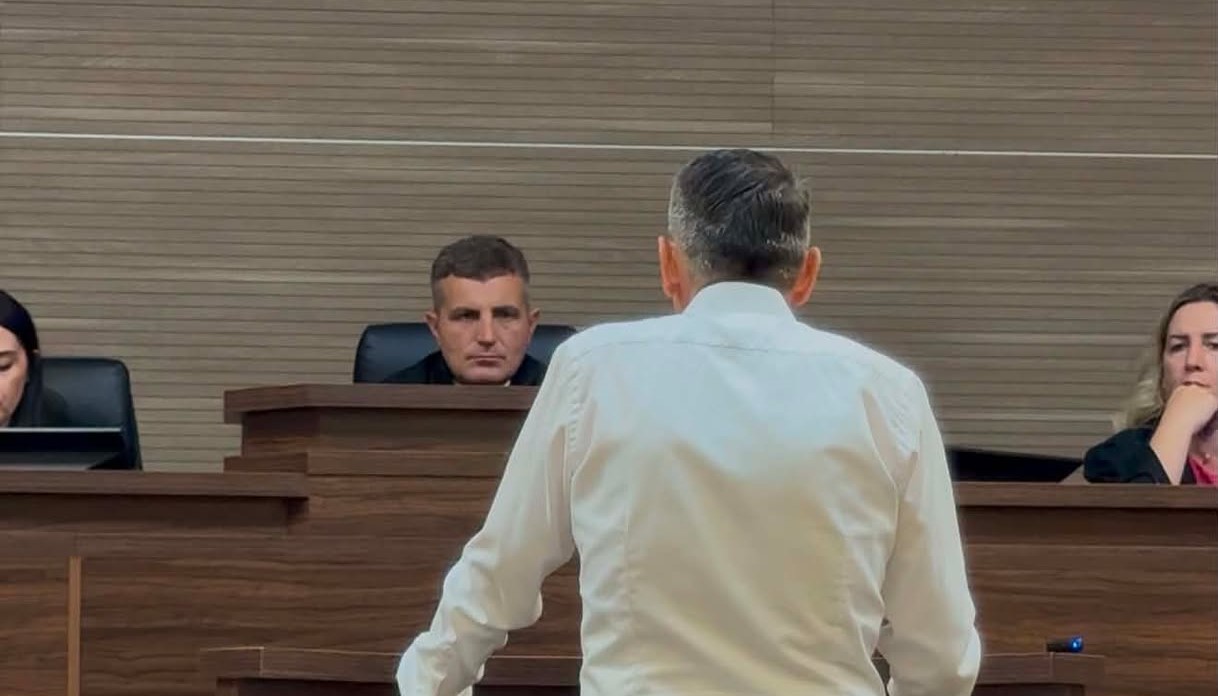 Ali Gjyliqi rrëfen torturat në Burgun e Lipjanit  Edhe të plagosurit detyroheshin të kalonin nëpër kordon