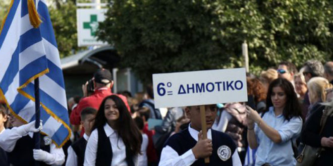 Racizmi grek arrin deri atje sa ta ndalojë një nxënese me origjinë shqiptare ta mbajë në duar flamurin e Greqisë