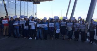 Lëvizja Vetëvendosje i mbështet punëtorët e Aeroportit “Adem Jashari” të cilët po mbajnë grevë që tri ditë me radhë