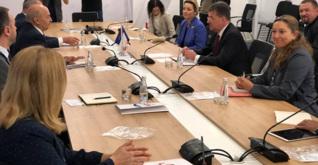 Emisari i BE-së për dialogun Kosovë-Serbi, Mirosllav Lajçak i fillon takimet me liderët e partive politike