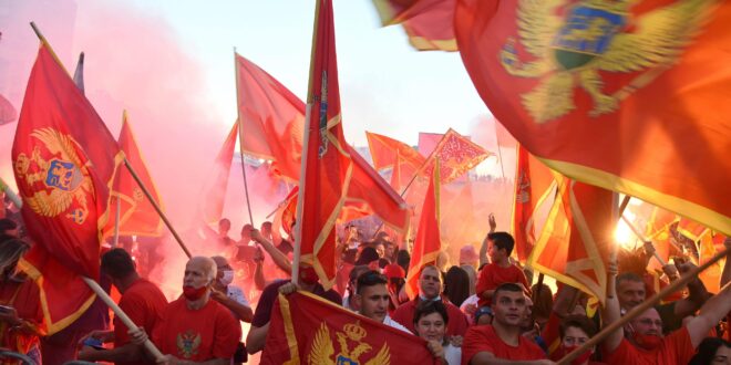 Qytetarët e Malit të Zi u ngritën në protestë duke kërkuar mbajtjen e zgjedhjeve të reja