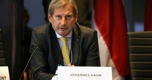 Komisioneri për Zgjerim i BE-së, Johannes Hahn thotë se ka asnjë arsye të mos vazhdojë dialogu Kosovë - Serbi