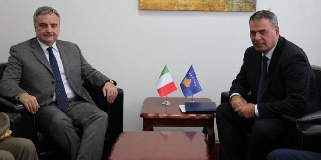 Ministri Haki Demolli prit në vizitë ambasadorin e Italisë, Piero Sardi