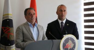 Duke qenë i sigurt nën ombrellën e Ramush Haradinajt kosovari, Halil Matoshi sulmon Isa Mustafën
