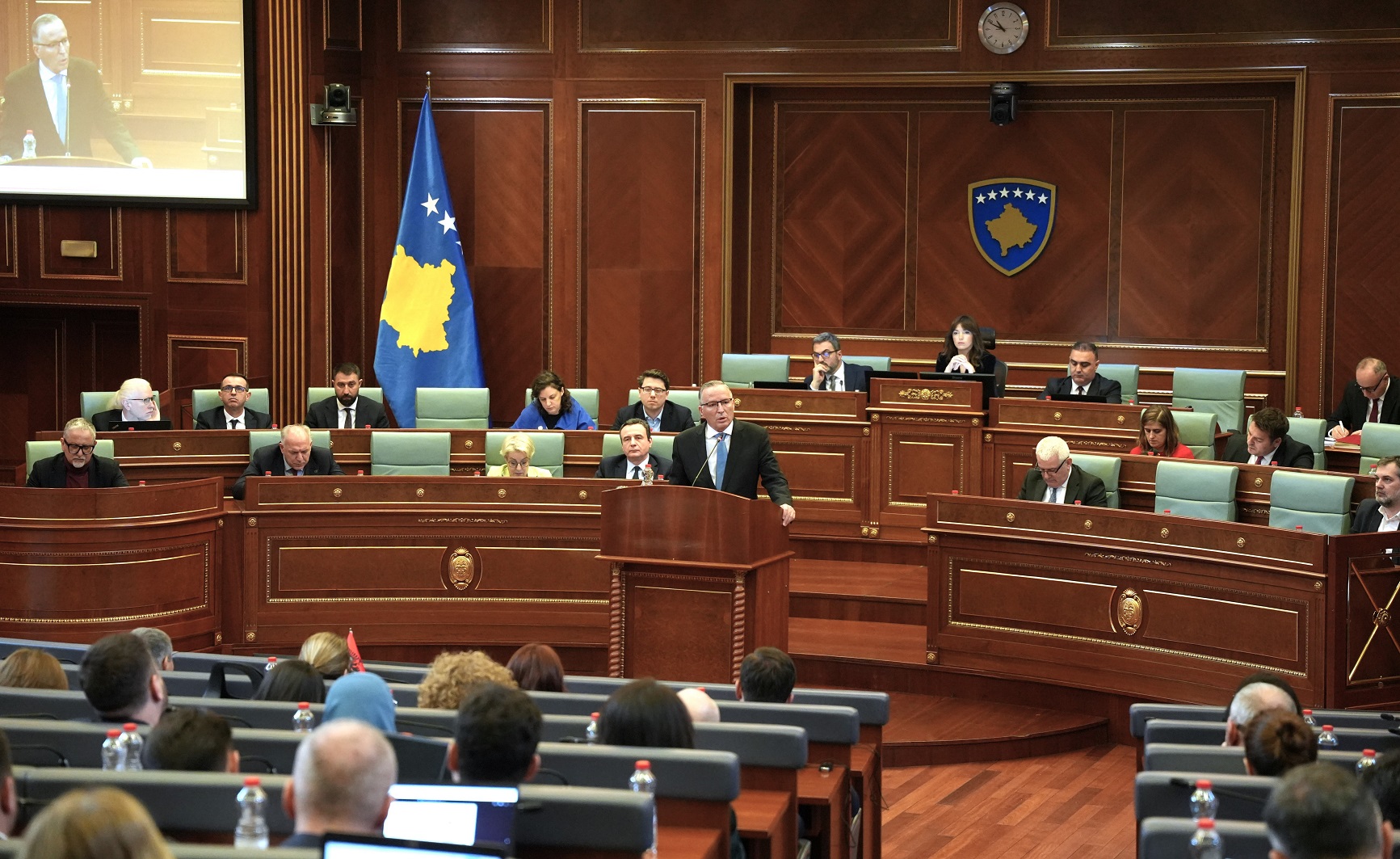 Bedri Hamza kritikon Qeverinë në Kuvend  Varfërimi i qytetarëve është rritur për 6 