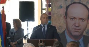 Kryeministri Haradinaj dekoron dëshmorin e kombit, Maxhun Çekajn me medaljen "Gjergj Kastrioti – Skënderbeu"