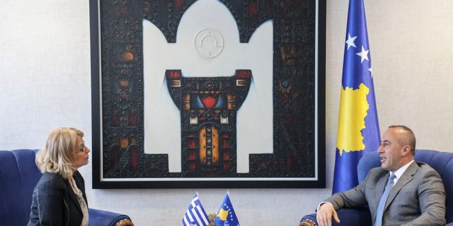 Kryeministri Haradinaj priti në takim lamtumirës, shefen e Zyrës greke në Kosovë, Konstantina Athanassiadou