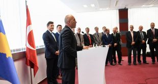 Ramush Haradinaj mori pjesë në ceremoninë kushtuar Ditës së komunitetit turk në Kosovë