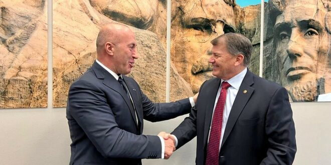 Kryetari i AAK-së, Ramush Haradinaj në kuadër të vizitës në Amerikë, ka takuar Senatorin amerikan, Mike Rounds