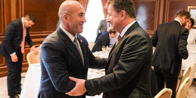 Kryeministri i Kosovës, Ramush Haradinaj, ka pritur sot në takim ministrin e Jashtëm të Sllovakisë, Miroslav Lajçak