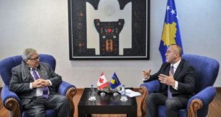 Kryeministri Haradinaj, ka pritur në takim ish-ministrin e Punëve të Jashtme të Kanadasë, Lloyd Norman Axworthy