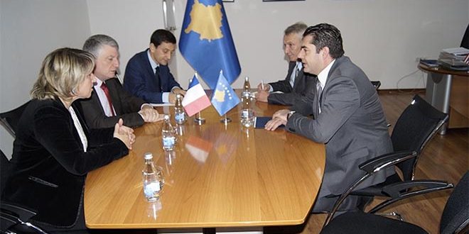Ministri i Tregtisë dhe Industrisë, Bajram Hasani, priti në takim ambasadorin e Francës në Kosovë, Didier Chabert