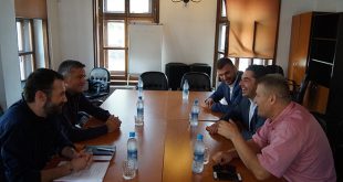 Ministrat Hasani e Klosi pajtohen për agjendë të përbashkët të turizmit mes Kosovës dhe Shqipërisë