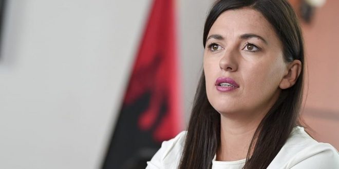 Haxhiu: Në dialog po shkojnë persona të papërgatitur që pasuritë e Kosovës të ndërtuara me djersë po ndajnë me Serbinë