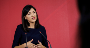 Albulena Haxhiu: Ambasadorët e kthyer nga ish-ministri Konjufca duhet të respektojnë vendimin