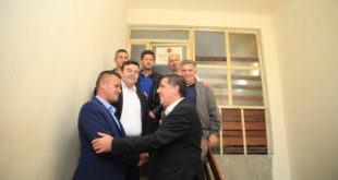 Kandidati i LDK-së për kryetar të Gjilanit, Lutfi Haziri, ka vizituar sot Shoqatën e Invalidëve të Luftës së UÇK-së