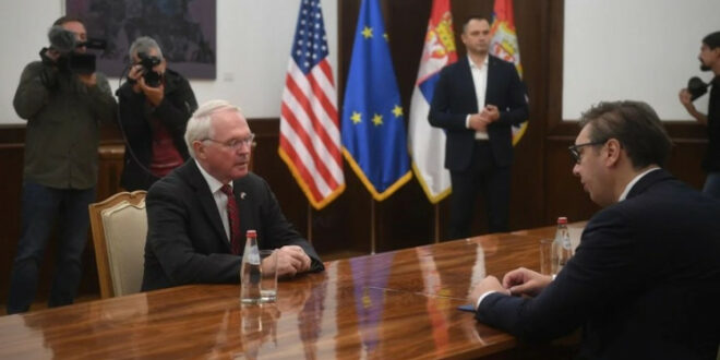Aleksandar Vuçiq ka biseduar me ambasadorin amerikan, Christopher Hill, për vizitën e tij të ardhshme në Nju Jork