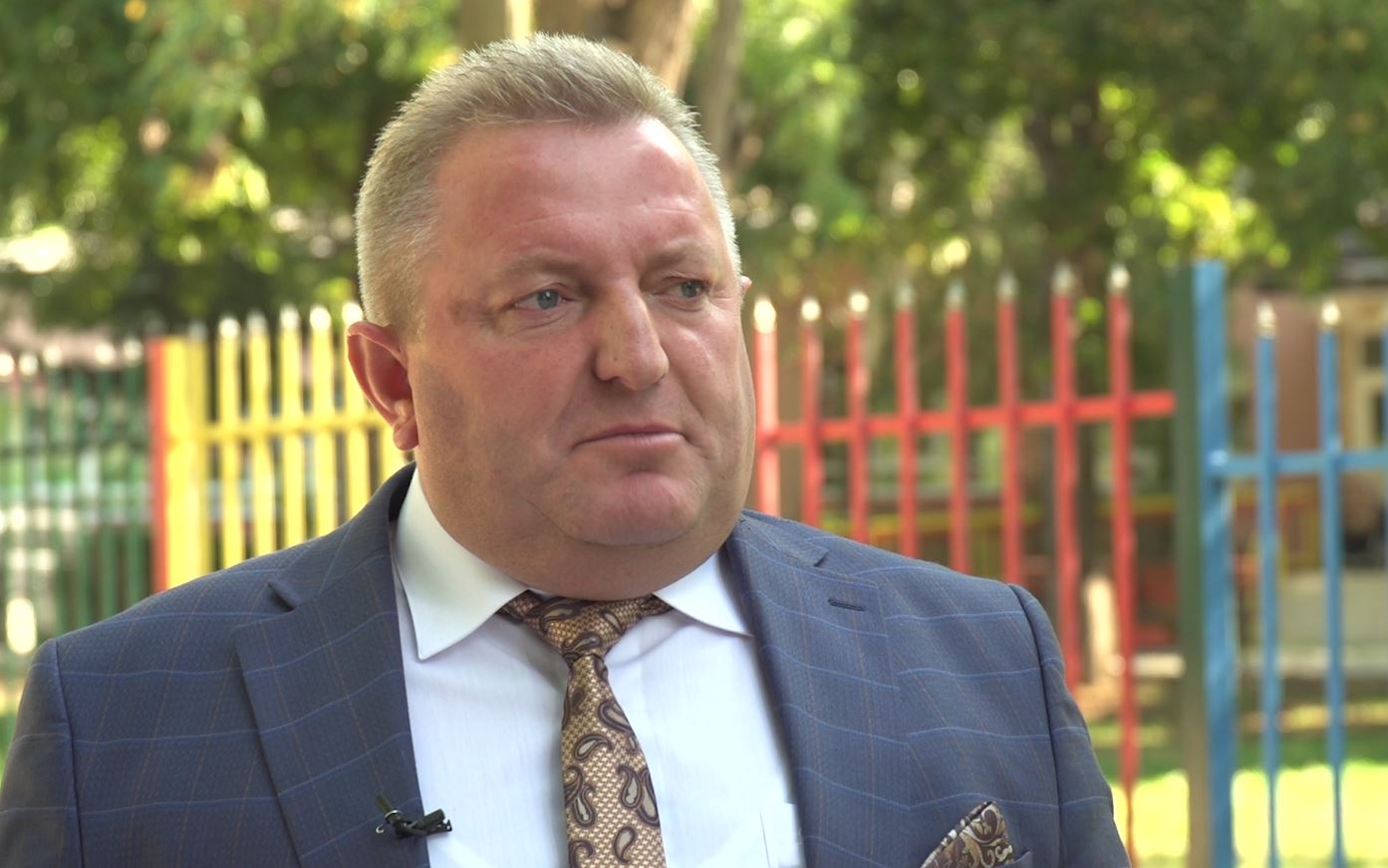 Hisen Berisha  Kosova në krizë legjitimiteti