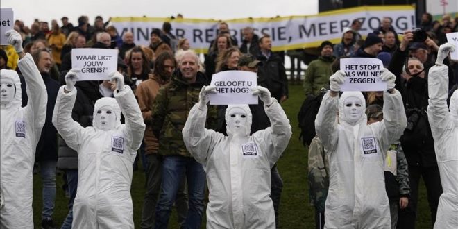 Holanda është përshirë nga protestat kundër koronavirusit, të cilat janë përshkallëzuar sidomos në Amsterdam