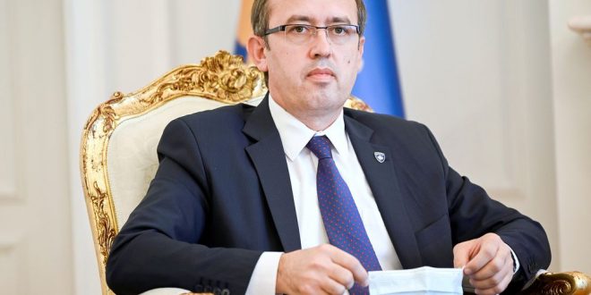 Avdullah Hoti pret që bashkësia ndërkombëtare të reagojë pas deklaratave fyese për shqiptarët nga ministrat serb