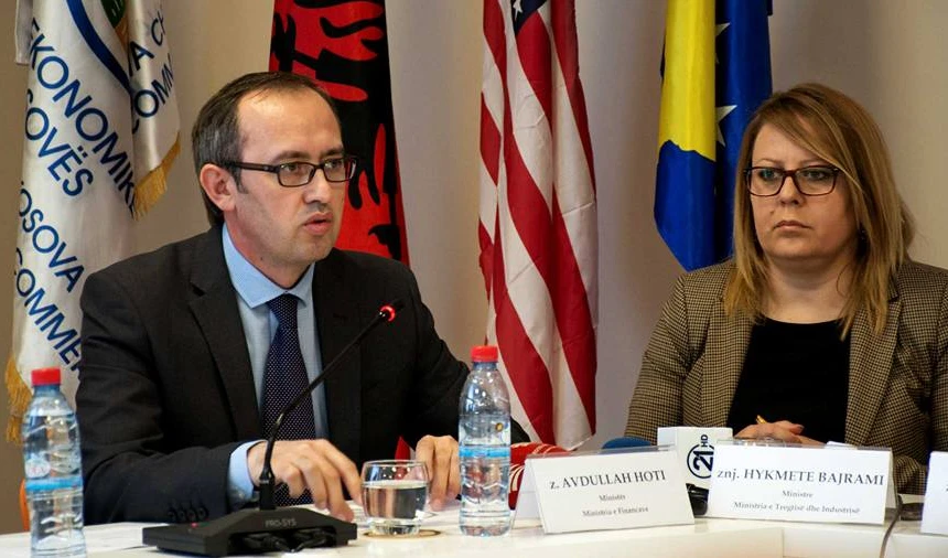 Hykmete Bajrami e Avdullah Hoti jashtë takimit  LDK drejt paktit me Osmanin