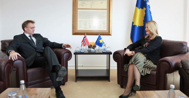 Ministrja e Integrimit Evropian, Dhurata Hoxha merr përkrahje në procesin integrues nga ambasadori norvegjez