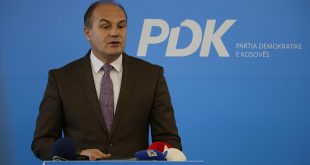 Enver Hoxhaj: Zgjedhja e kryetarit të ri nuk është përpjekje për ta zëvendësuar liderin e kësaj partie që është në Hagë